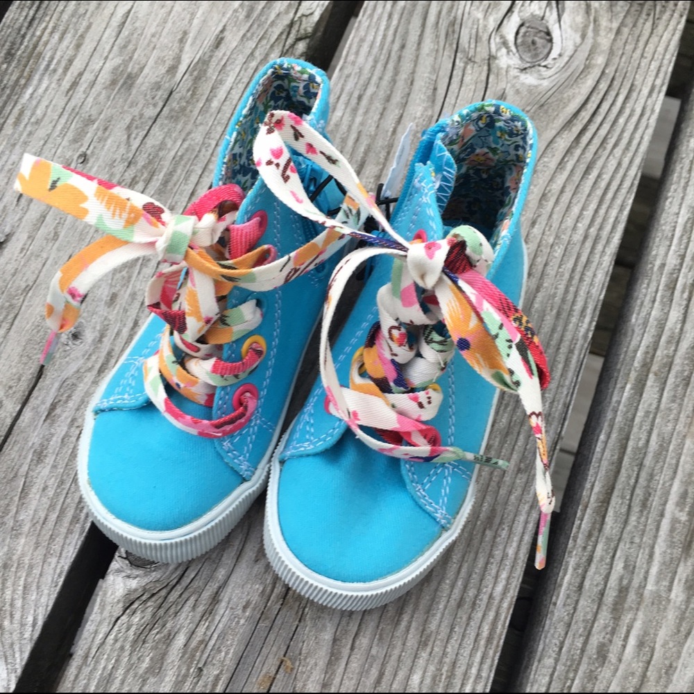 - Foxy Sz 6 Sky Blue Hibiscus Detail Toddler High-Tops! NEW!
